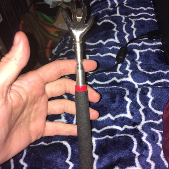 Back scratcher - Picture 2 of 3